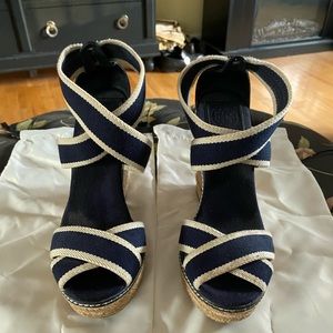 Tory Burch cream & blue wedge sandals size 8 1/2.